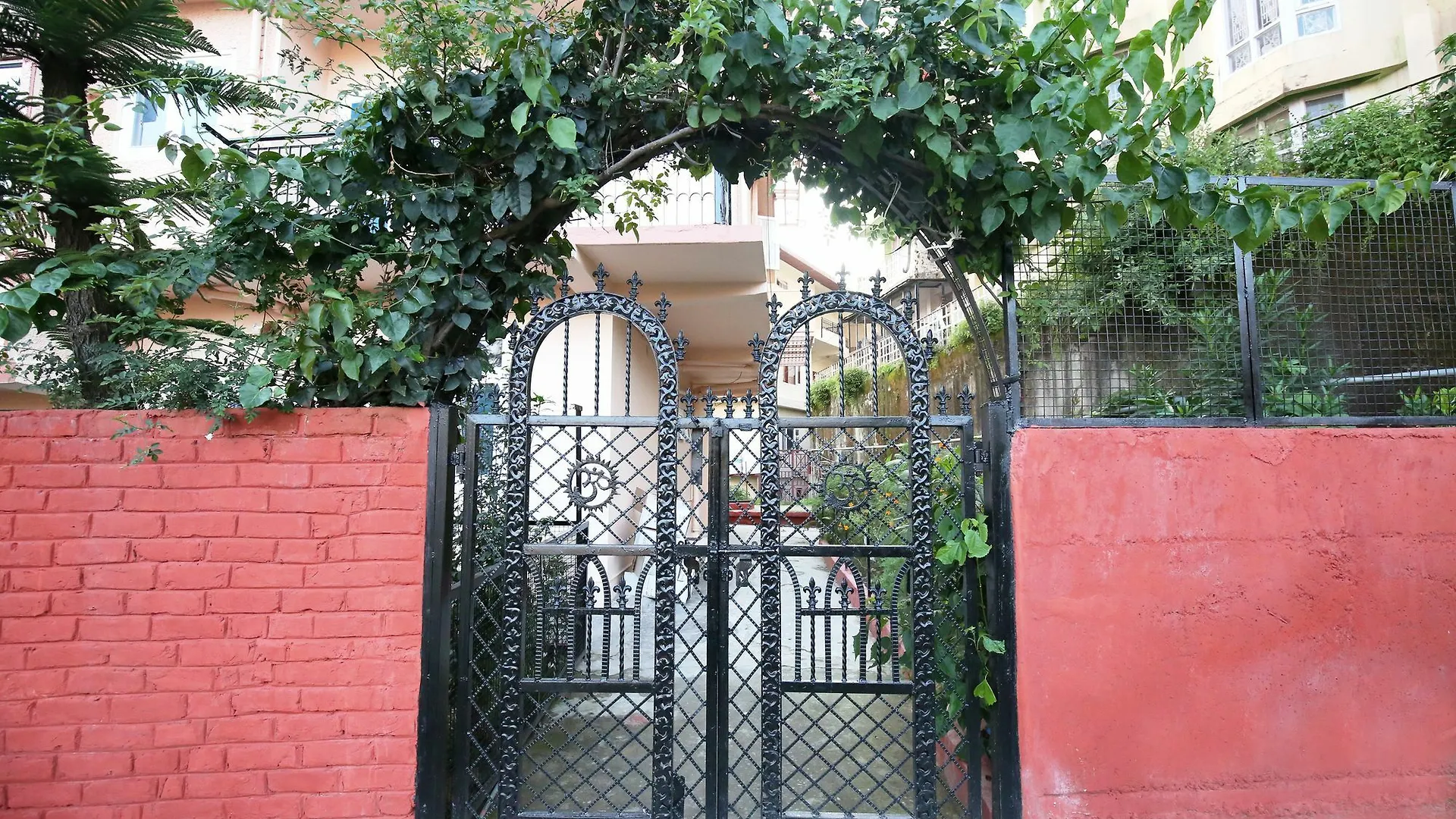 Valley-View 2 Bhk Home In New Shimla